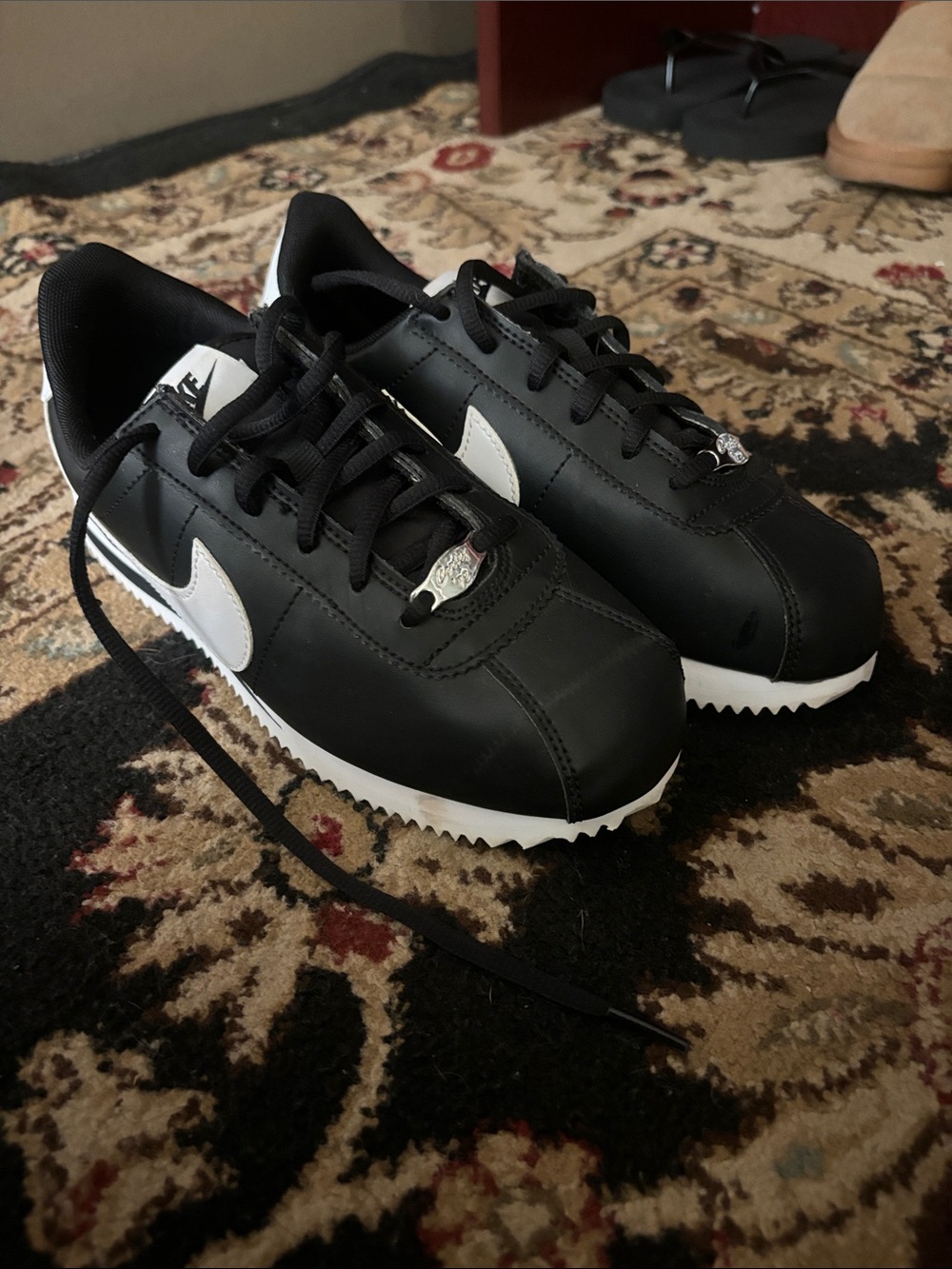 Nike Men’s Black and White Low-Top Sneakers